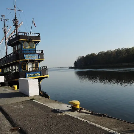 Pirates In For 4 Persons بيت للعطل Dziwnów