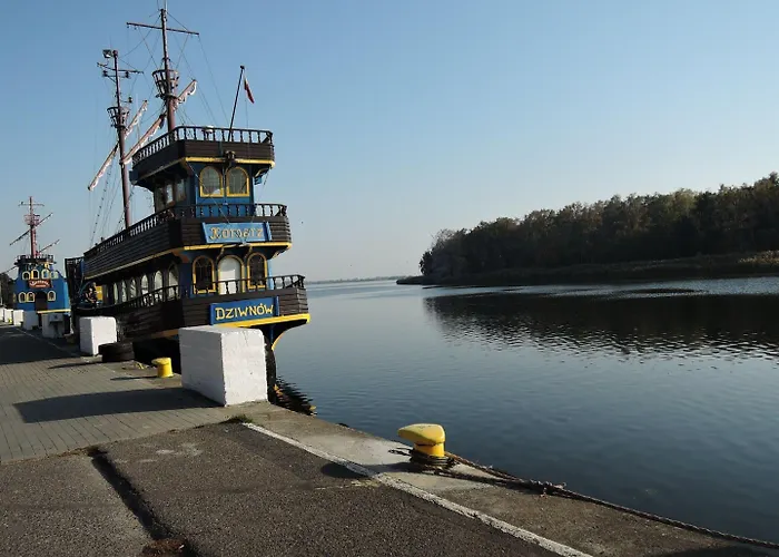 Pirates In For 4 Persons